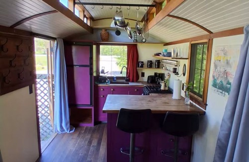 Addison House | Beautiful custom tiny home 20 min from Middlebury!