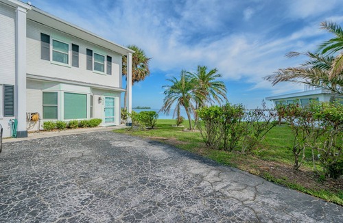 Dunedin House | Beautiful, Gulf-front, 2 bedroom, 2 bath, End Unit, Dunedin Townhome. Sunsets!