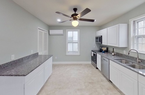 Cambridge House | Beautiful Home in Historic Waterfront District, Walk to Downtown!