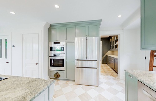 Wiscasset House | Beautiful home with Ping-Pong, fast WiFi & W/D - walk to dining