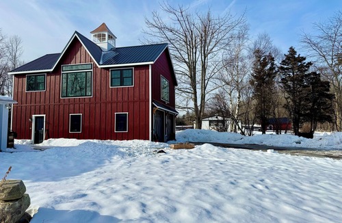 Londonderry Apartment | Beautiful new studio with amazing views - peaceful but close to everything!