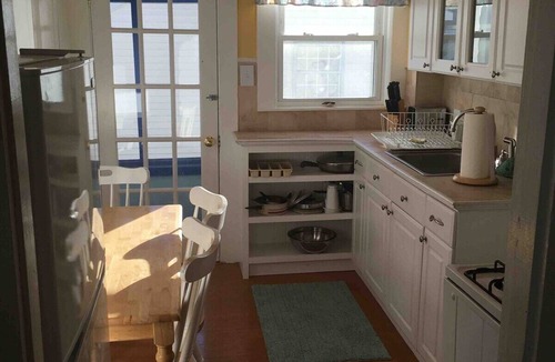 Hampton House | Beautiful Waterfront Beach Cottage