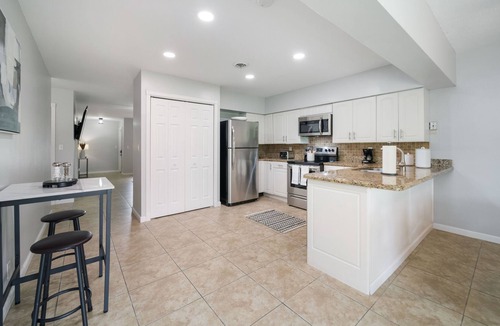 North Corals House | Beautifully furnished Home 2 miles from the Beach!