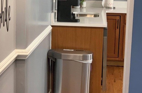 Upper Fells Point House | BEAUTIFULLY FURNISHED COZY ENSUITE 2BR/3BA W/2 SLEEPER SOFAS, UPPER FELLS POINT