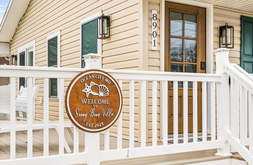 Little Salisbury House | Beautifully remodeled 3-bedroom home on 89th St.