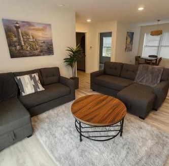 Belfast House | Belmont Pond B