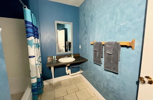 Daniel's Harbour Hotel | Bennett Lodge