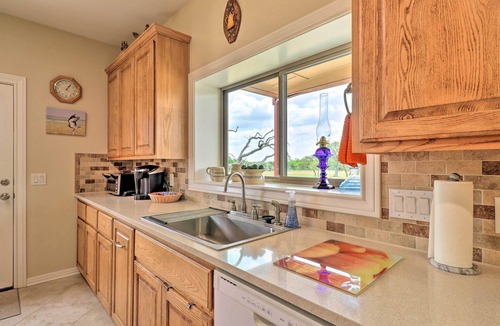Oatmeal House | Bertram Ranch Property w/Patio & Gas Grill!
