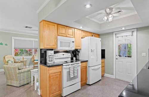 Central Beach House | Best of the Best.Center of Central Beach! - Give Yourself a Gift!