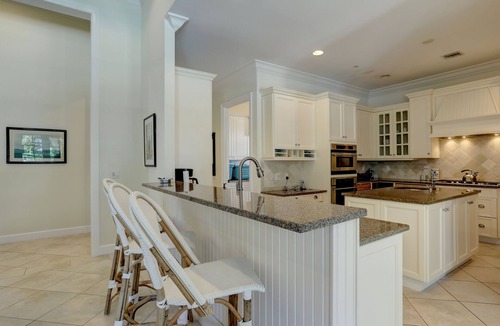 South Beach House | "BEST TIME Designer Paradise w/Pool Limited Spring/Summer Discount Book Today!"