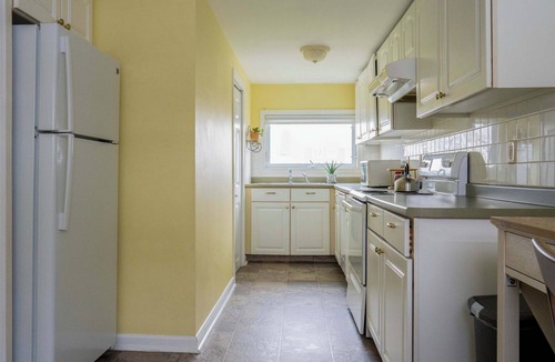 Easton's Point House | Between Beaches