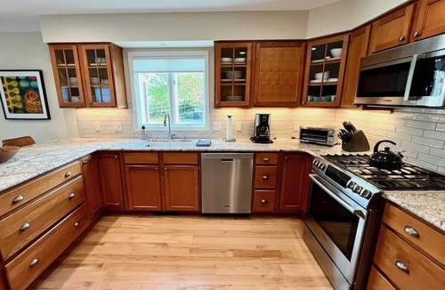 North Egremont House | Big Views, Heated Pool, Mini-Gym, Sun Porch!
