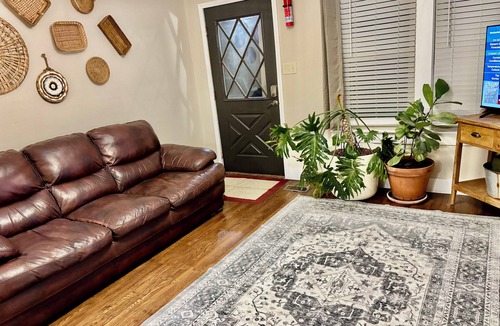 Searcy House | Bison Hall 8, 1 block from Harding, no cleaning fee