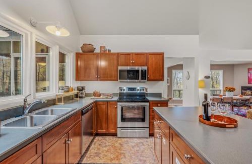 Berkeley Springs Ski Chalet | Black Forest - Wifi, Pet Friendly, Grill, Deck, Screen Porch, Family Friendly, Fireplace, Pool Access, Hiking