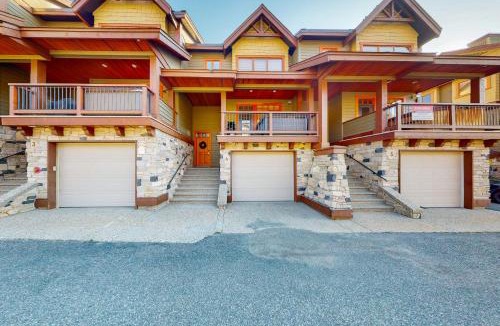 Big White Ski Resort House | Blacksmith Lodge 4