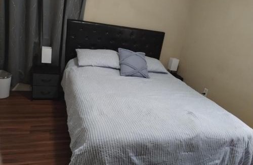 Palatka House | Blessfull Refuge Palatka - Solo Guest Room - Shared Bath - Shared Guest House