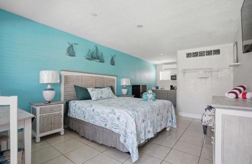 St. Pete Beach Hotel | Blind Pass Resort Motel