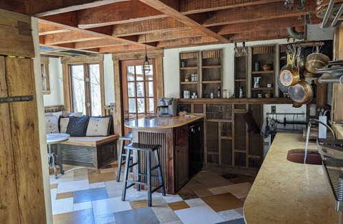 Cullowhee Cabin | BLUE GHOST HOST Spring