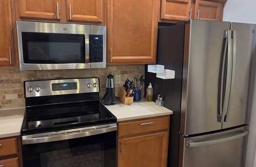 St. Robert House | Blue heron INN 3-bedroom home 2.2miles from FLW!