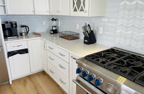 York Beach House | BLUE WAVE : Unique and cozy Beach House at Long Sand Beach in York!