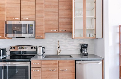 McLean Apartment | Blueground | West McLean, pool, nr Wolf Trap
