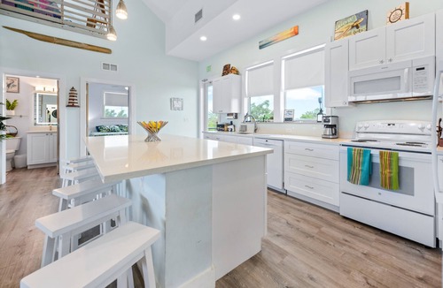 Coupon Bight Aquatic Preserve House | Boat dockage & a great Gulf-front Big Pine retreat