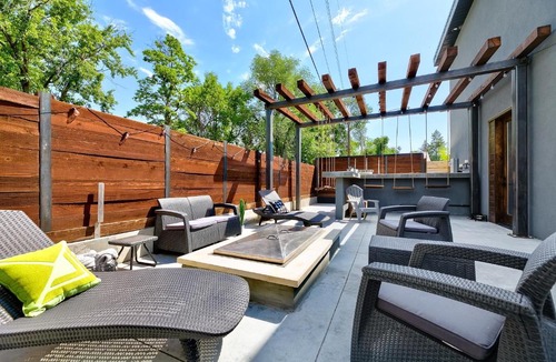 Veterans Park House | Boise Whitewater 2 Bed Cottage or the 4 Bed Villa with a Pool and Spa