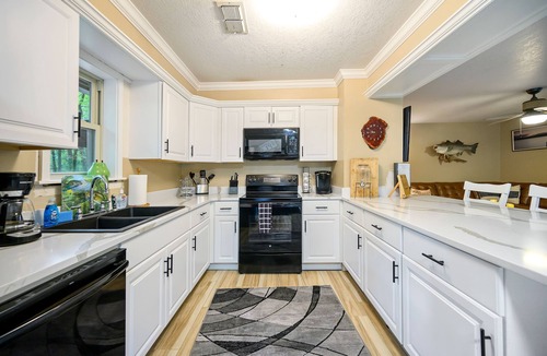Broken Bow Cabin | Boomer Bed & Bass; 2 bedroom, 2 bathroom family cabin.