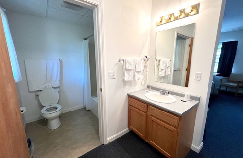Ogunquit - Wells Hotel | Bourne's Ocean Acres Ogunquit
