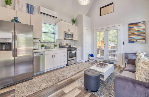 Waynesville House | Boutique Tiny Home - River, Fire Pit, Walkable