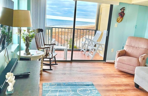 Caine Woods Condo | Breathtaking Ocean view, few steps to the beach!