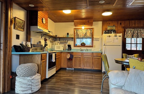 Marble Falls Cottage | Breathtaking Ozark Views + Private Hot Tub