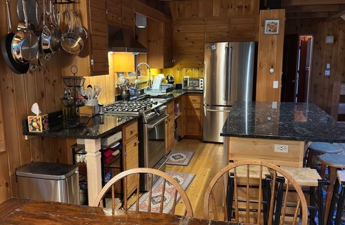 Hancock House | Breathtaking Post & Beam minutes from Jiminy Peak, Williamstown, Lenox & hiking