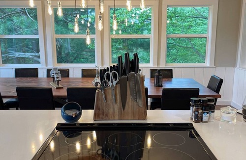 Woodville House | Breathtaking views of Shenandoah National Park with heated pool and hot tub.