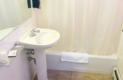 Brewer Hotel | Brewer Motor Inn