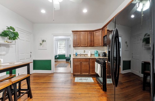 Old Town Fredericksburg Apartment | Bright and Spacious Studio in Heart of FXBG
