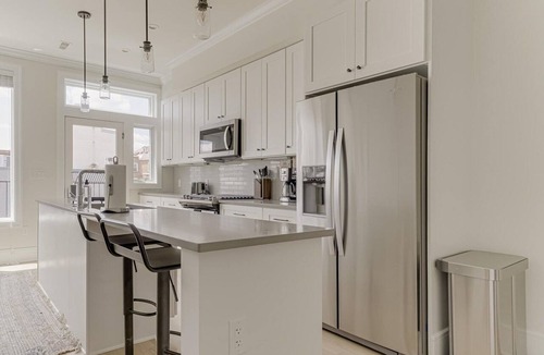 Dupont Circle Apartment | Bright Dupont Circle 2BR w/W/D, nr Restaurants & Bars, by Blueground