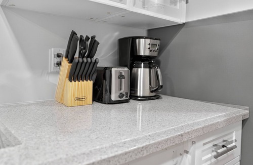 Kingston House | Bright & Modern 2BR Basement Suite w/Rustic Bar & Private Entrance