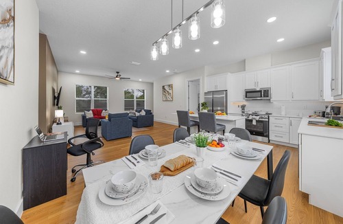 University Apartment | Bright & Modern 3BR Home – Prime Tampa Location