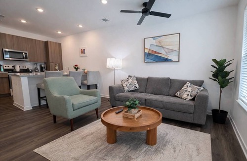 St. Augustine Apartment | Bright Modern King Bed Pool Historic St Augustine