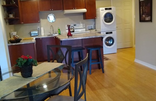 Rosemount House | BRIGHT SUITE: 2 BDRMS - PATIO/BACK YARD, PARK/GRAND RIVER WALKING TRAILS