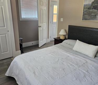Goderich Bed & Breakfast | Britannia B + B