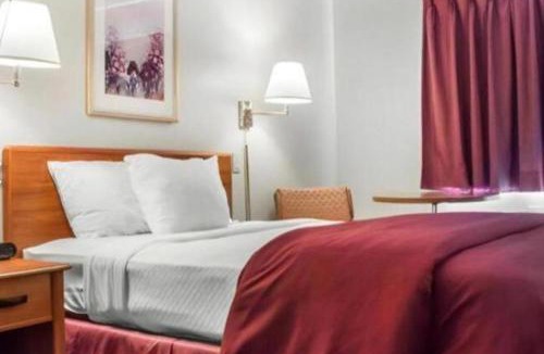 Ithaca Hotel | Budget Inn