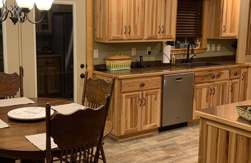 Jasper House | Buffalo River Getaway! Cozy home outside of Jasper. Floating and hiking near by!