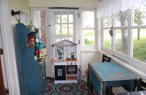 James Creek House | Built in the 1850's, this home has a big story to tell! Boat park. avail.