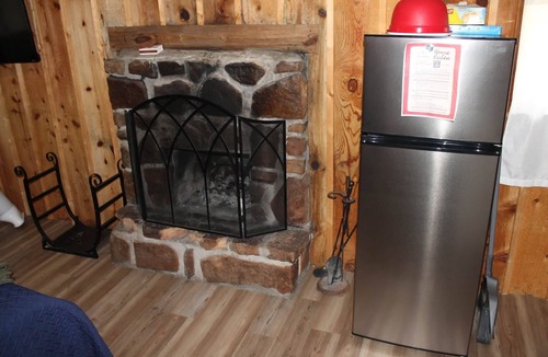 Christopher Creek Cabin | Cabin #7 - Rustic Studio with fireplace