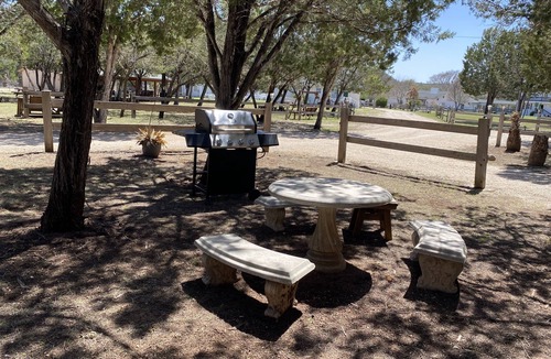 Ingram House | Cabin A (Casa Blanca), 1BR/1BA, Sleeps 4, Porch, Grill