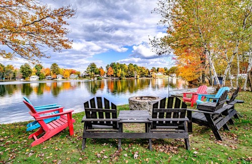 Shapleigh House | Camp S'Mores Waterfront Hot Tub Dogs FREE