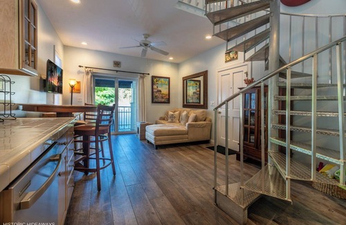 Historic Seaport Condo | Campbell Suite