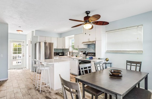 Big Coppitt Key House | Canalside condo with private dock, boat ramp, water-view patio, central AC & W/D